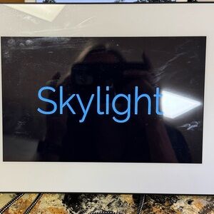 Skylight Frame SKYV3 10” White Digital Calendar